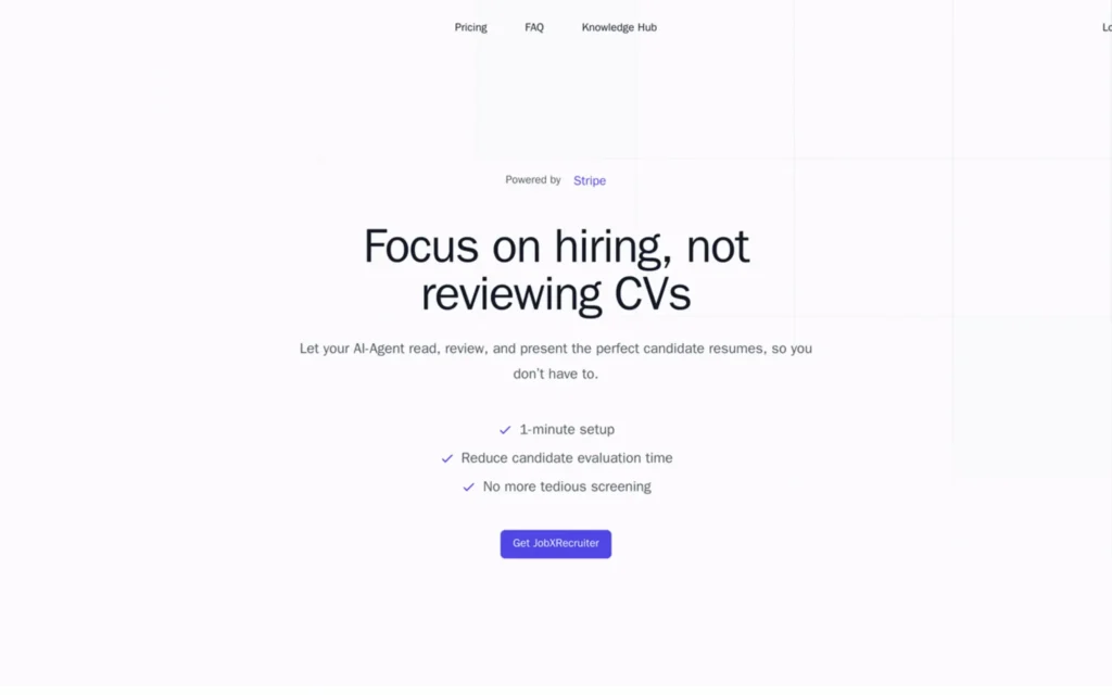 Captura de pantalla de JobXRecruiter mostrando la interfaz de usuario con análisis detallados de CVs, puntuaciones de coincidencia y opciones de gestión de proyectos de contratación.