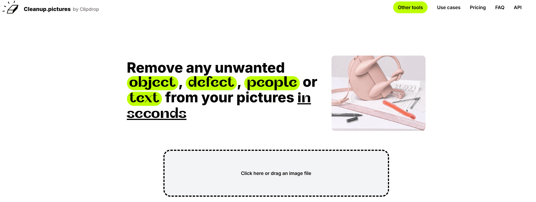 Elimina objetos no deseados de tus fotos rápidamente con Cleanup.pictures, una herramienta de edición basada en IA.