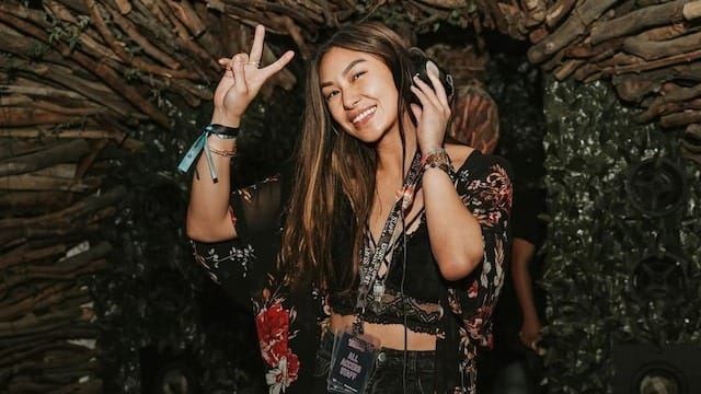 Retrato de Lucy Guo, la joven empresaria que ha superado a Taylor Swift como la milmillonaria hecha a sí misma más joven del mundo.