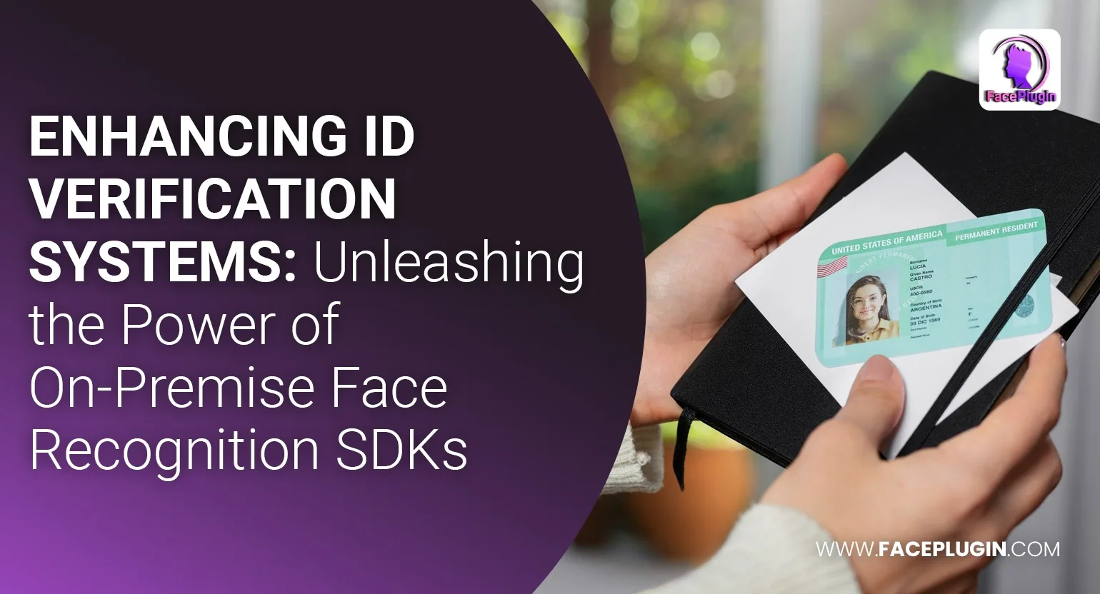 Usuario verificando su identidad mediante reconocimiento facial con tecnología de inteligencia artificial en su dispositivo móvil.